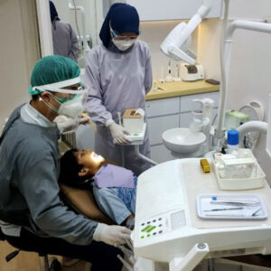 10 Dokter Gigi Anak Semarang Ini Paling Banyak Dicari, Terima BPJS Rating Tertinggi dan Buka Sekarang