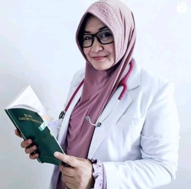 dr. Heny Aesthetic Doctor Dokter Kulit di Padang - Photo by Rumah Cantik dr. Heny Klinik Instagram