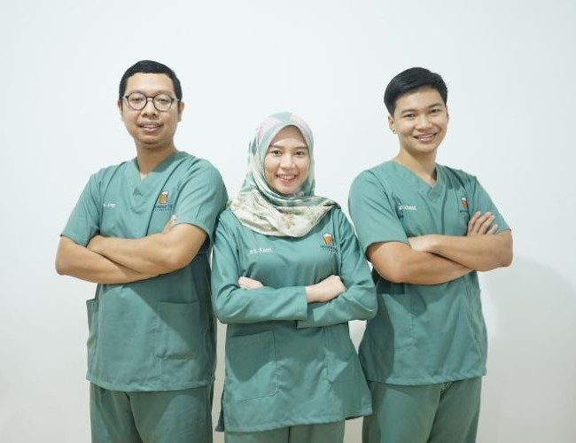 drh. Arsy, drh. Kanti, drh. Achmad Dokter Hewan Palembang - Photo by Wonder Pet Clinic Instagram