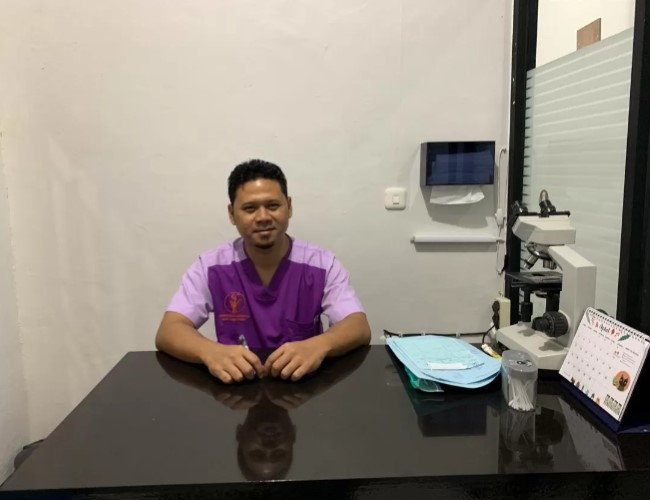 drh. Nur Hidayatullah Dokter Hewan Pontianak - Photo by Pontianak Pos