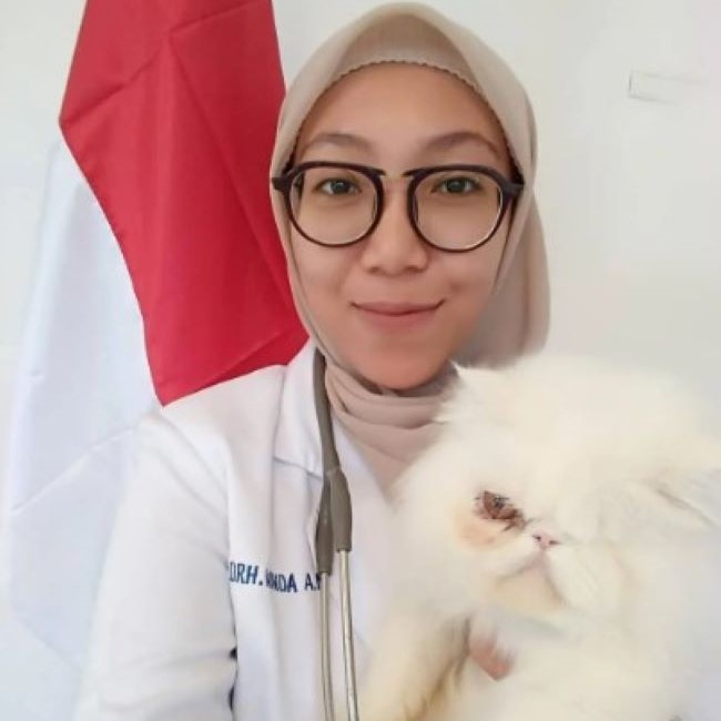 drh. Winda Agusty Novita Dokter Hewan Palembang - Photo by UrbanId